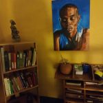 Cuadro en la casa alternativa