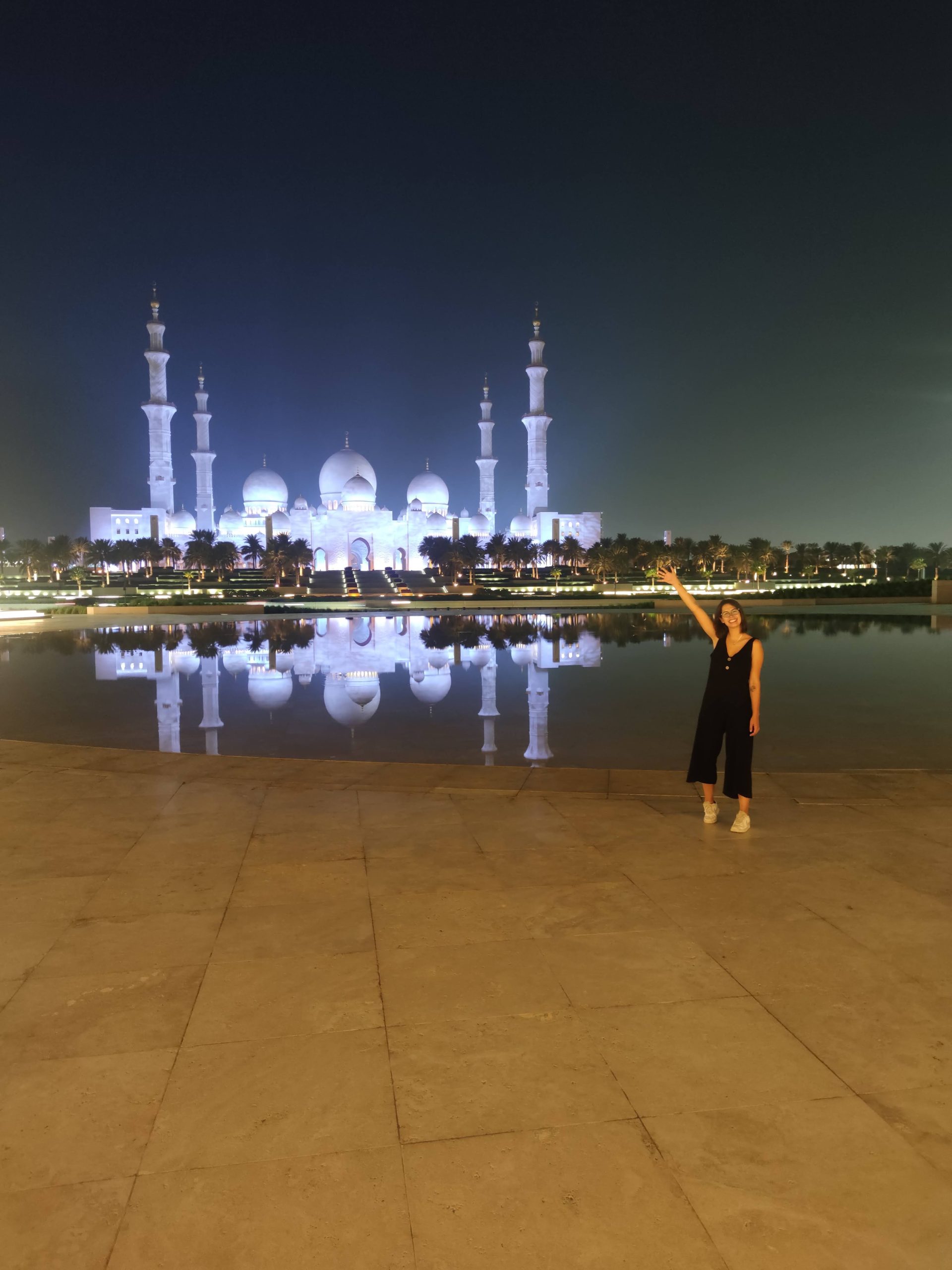 lago enfrente de Sheik Zayed