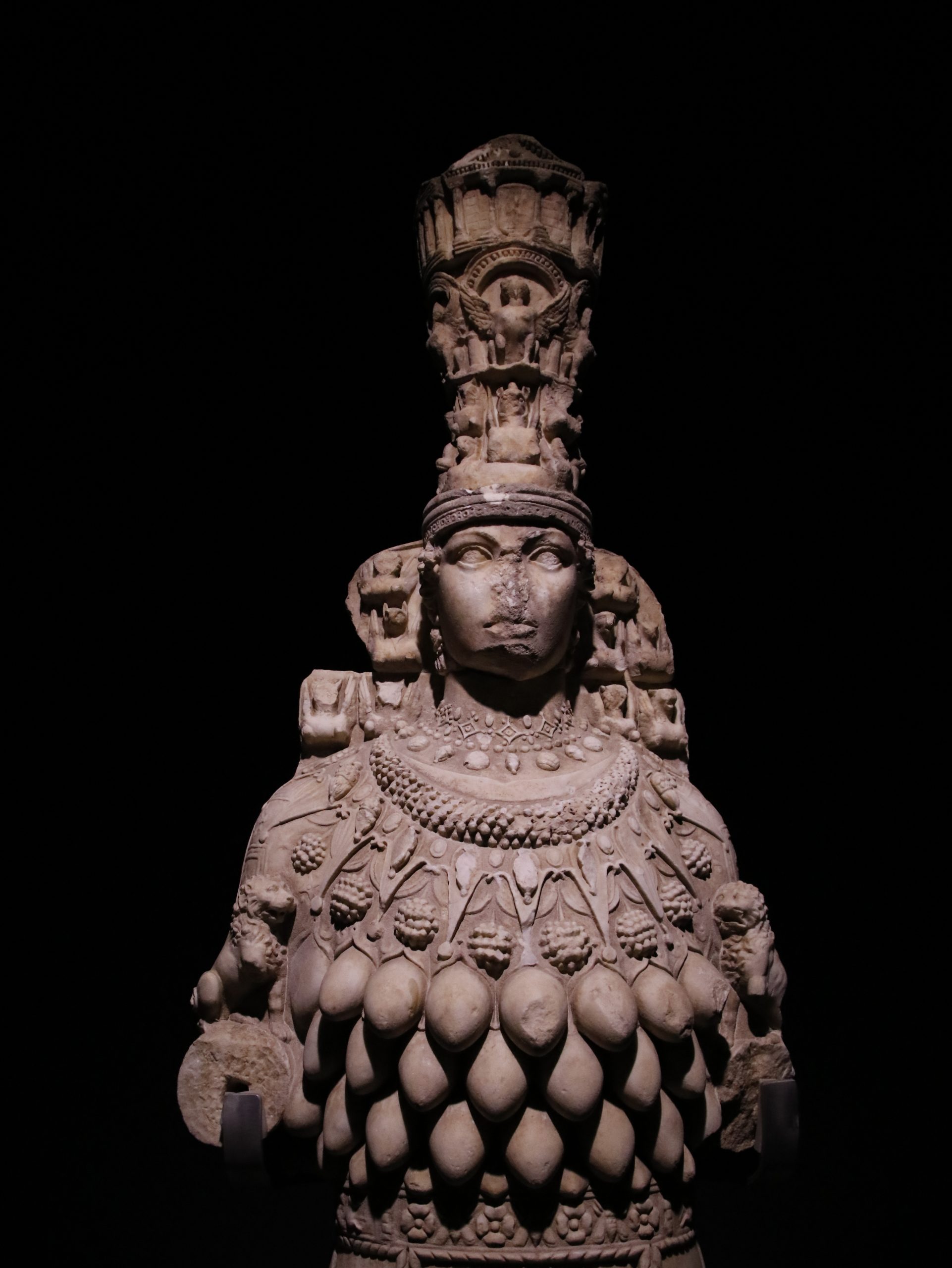 estatua artemisa