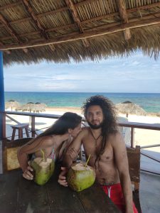 cocos en playa coral
