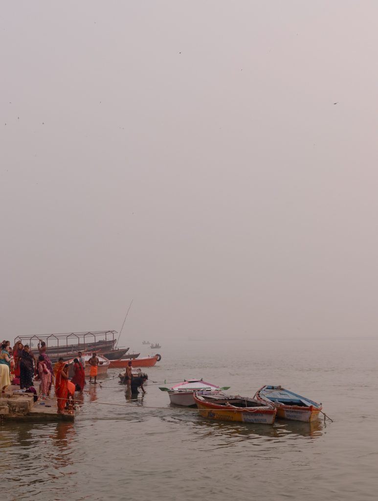 gente bañandose en el Ganges